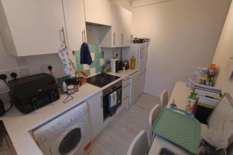 Kitchen Reverse Angl
