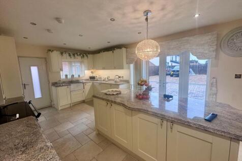 Prestwood Drive, Beechdale, NG8 photo 5