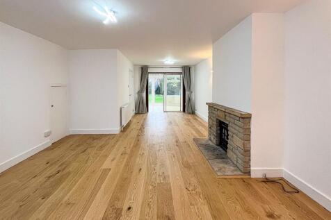 35 The Vineries - lounge.jpg