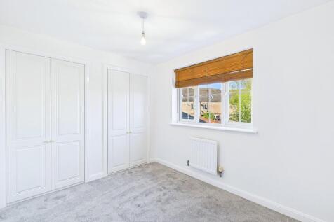 CAM01909G0-PR0320-STILL014