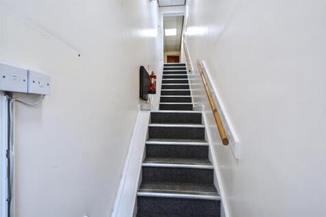 COMMUNAL ENTRANCE LOBBY