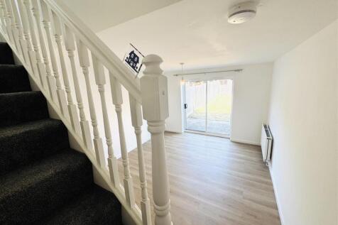 Abbey Close, Stafford, ST17 4XY photo 5