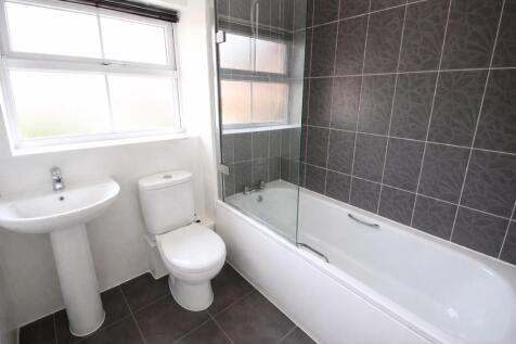 bathroom 2.jpg
