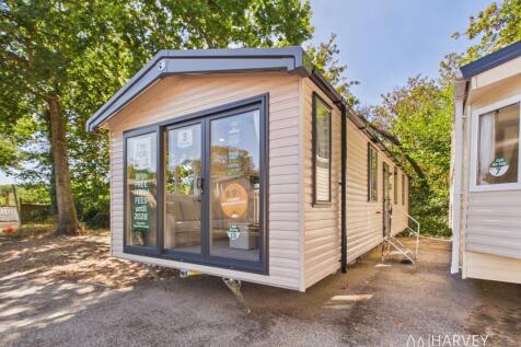 Swift Burgundy 3 Bedroom Exterior Front Coghurst H