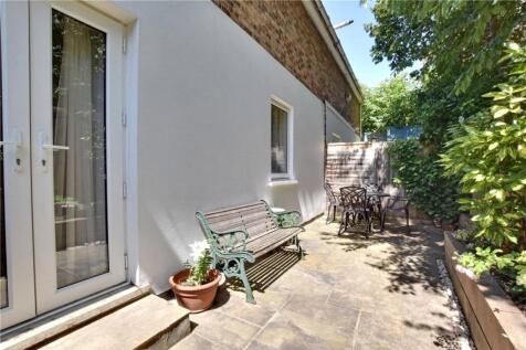 Robinscroft Mews, London, SE10 photo 3