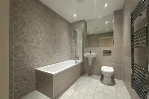 West Parley, Ferndown BH22 photo 3
