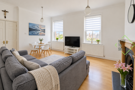 Pringle House, Newsholme Drive, N21- Reception1