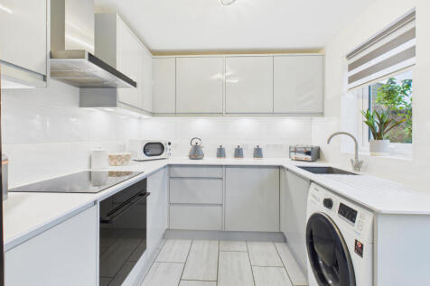 CAM04968G0-PR0079-STILL006