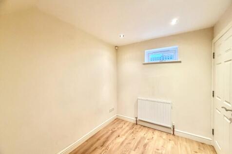 Cow Close Road, Farnley, West Yorkshire, LS12 photo 5