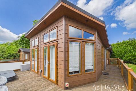 Exterior with Decking of the Prestige Glasshouse H