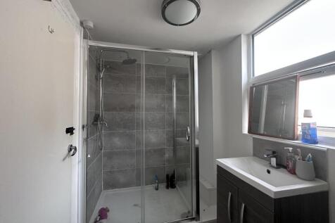 25 North Road East photo 5