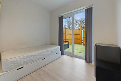 CS - Suite 6, 144 Hagden Lane - 6 (1)