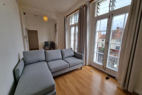Flat 3, 7 Charlotte Street, Leamington Spa photo 3