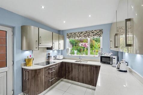 Kitchen_2.jpeg