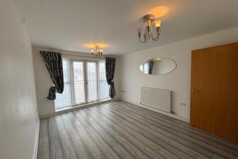 Large 2 Bedroom Flat