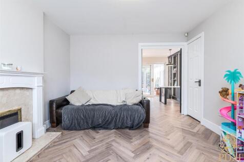 23, POPLAR CLOSE, CARLTON, NOTTINGHAM (13 of 27).j