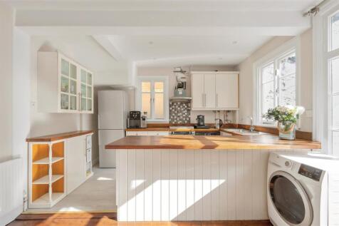 Poplar Grove, New Malden photo 3