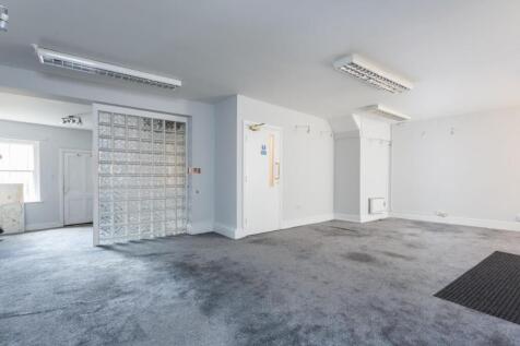Retail Property (high street) to rent Image 5