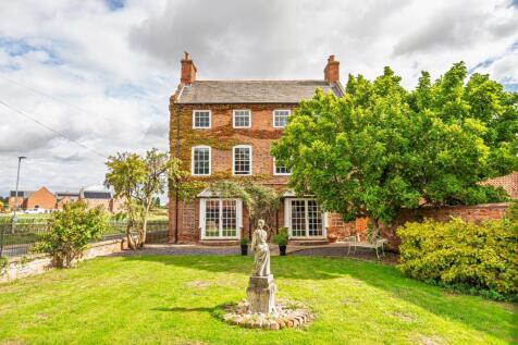 Secure front courtyard
