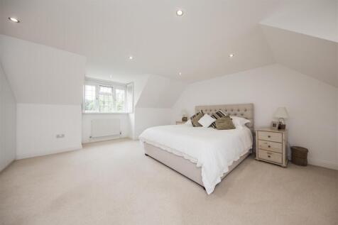 Large Double bedroom