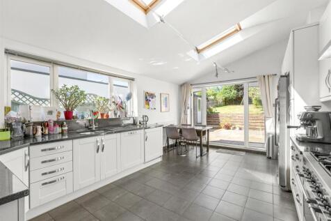 Greystone, Valley Road, HP14 4PF-9.jpg