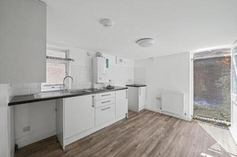 Flat A, 6 Saltram Crescent, London, W9 3HP