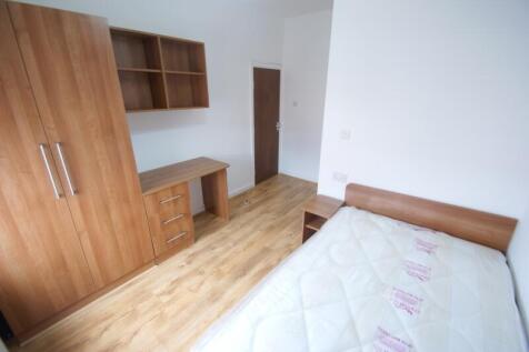 Ebberston Terrace, Hyde Park, Leeds photo 3