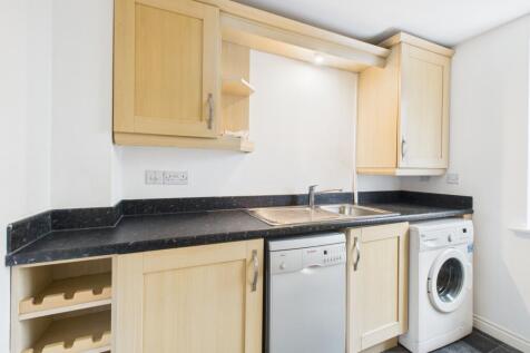 CAM04922G0-PR0090-STILL006