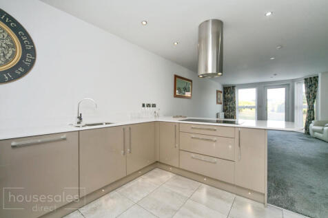 Kitchen/Living Area