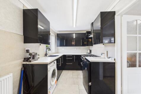 CAM02093G0-PR0061-STILL012