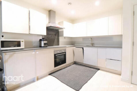 Wych Elm, Harlow photo 2