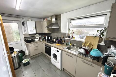 Queen Street, Treforest,  photo 3