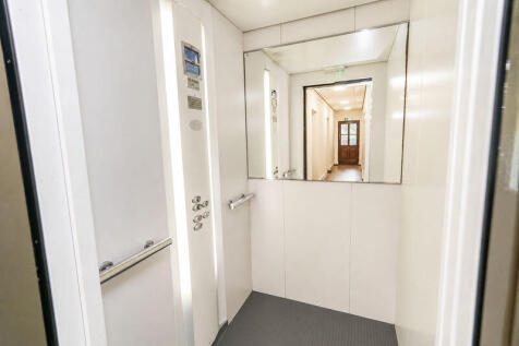 Lift to all Floors (1)
