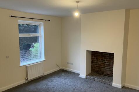Wakefield Road, Fenay Bridge, Huddersfield, West Yorkshire, HD8 photo 4