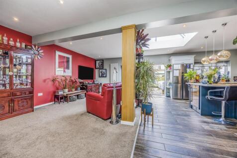 112 Catherington Lane, Horndean-PorticoMarketing-O