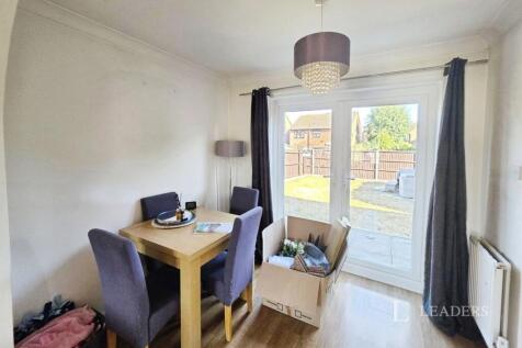 Clover Gardens, Stamford, Lincolnshire, PE9 photo 4