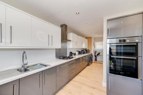 KITCHEN, DINER AND LIVING ROOM