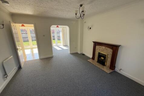 Tarragon Place, Bradley Stoke, Bristol, BS32 8TP photo 3
