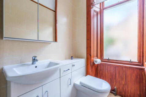 5 bed, 2 bath House in Glasgow - Photo 29