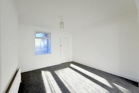 Albert Road, WELLINGBOROUGH photo 3