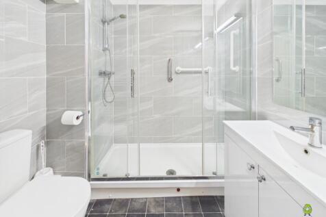 Presented by Clinton at EweMove Bexleyheath and Da