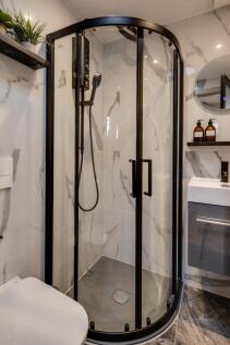 Asthall Shower enclosure
