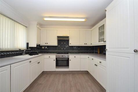 Eastway, Eastfield, Scarborough, North Yorkshire, YO11 photo 4
