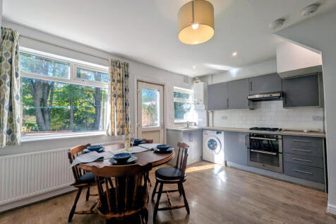 56 Kelso Gardens Kitchen