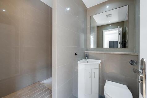 Elm Avenue, W5 photo 3