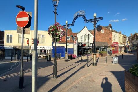 Retail Property (high street) to rent Image 9