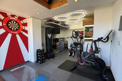 Interior Garage 