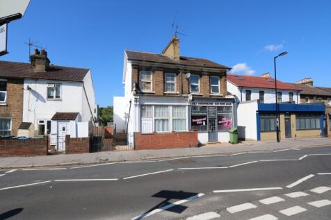 Studio flat on Selsdon Road, South Croydon, CR2, £1,550/mo