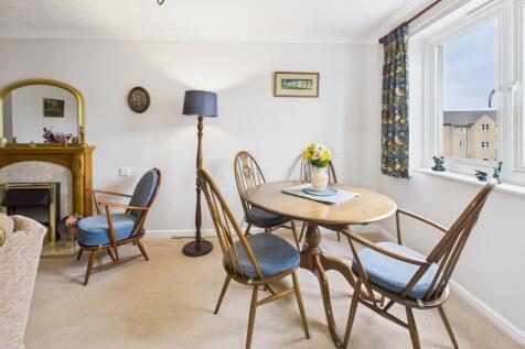 CAM02545G0-PR0500-STILL009