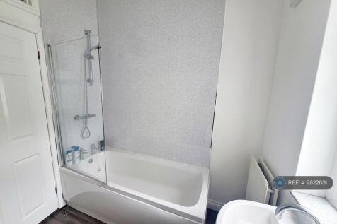 Bath With Shower